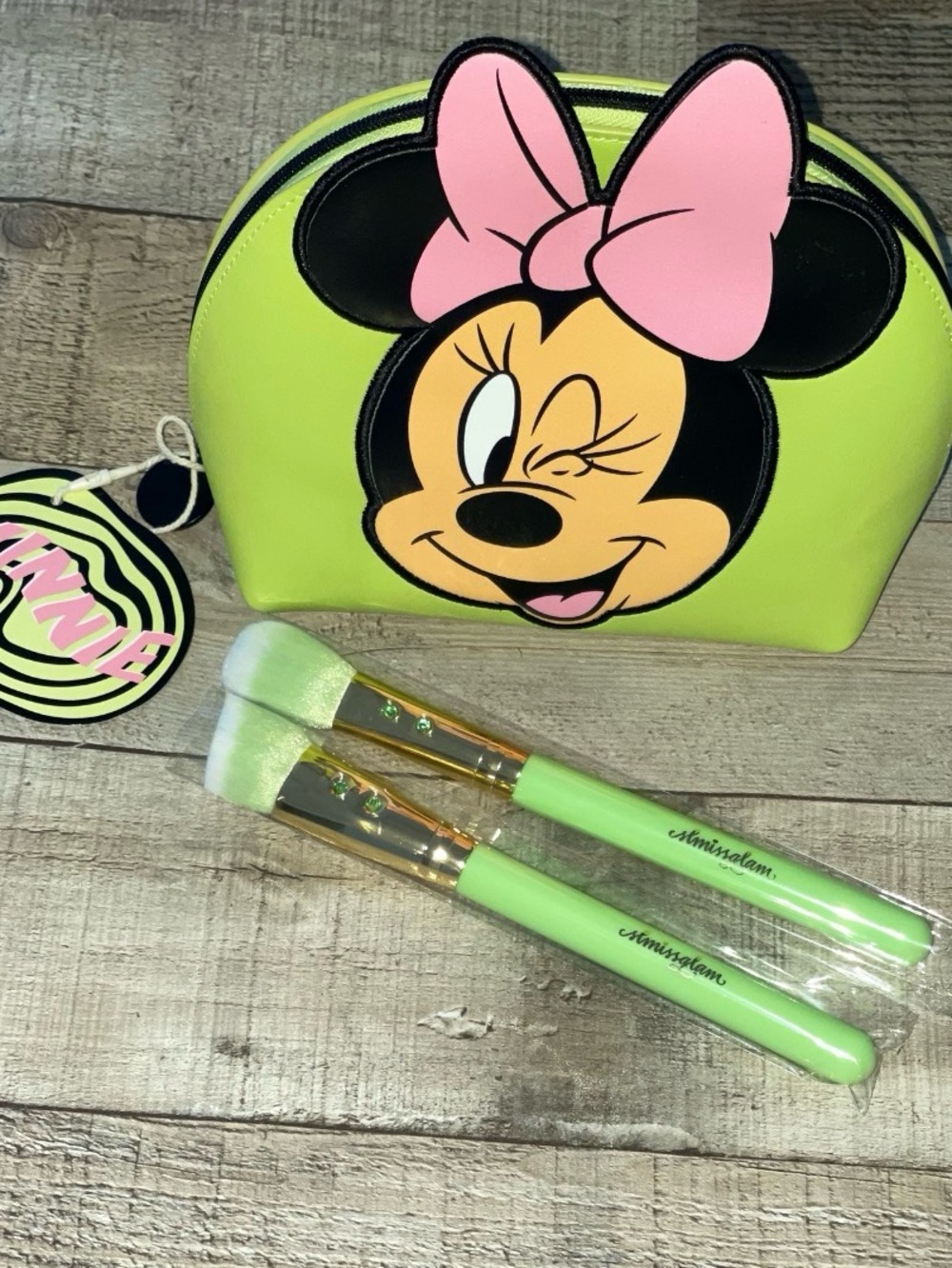 Disney x Spectrum Minnie Mouse Cosmetics Bag w/Slmissglam 2pc Brush Set